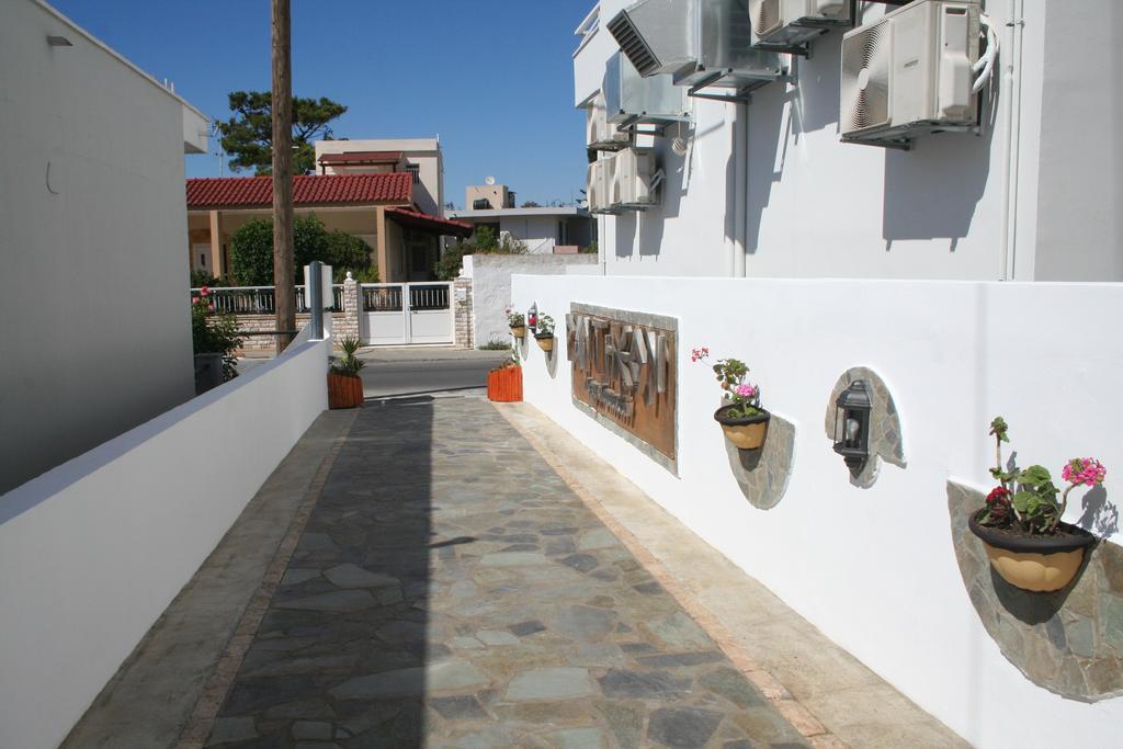 Pantheon Deluxe Apartments Archangelos  Buitenkant foto