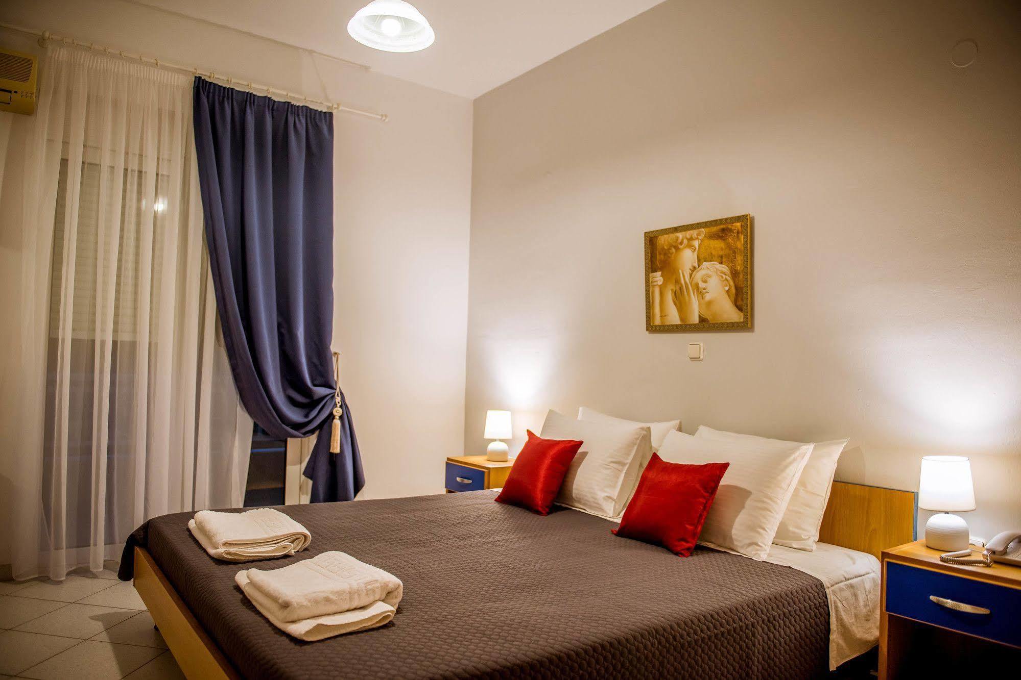 Pantheon Deluxe Apartments Archangelos  Buitenkant foto
